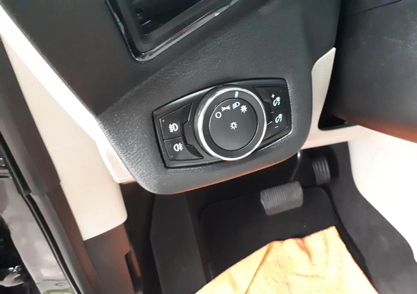 Ford Escape cena 77900 przebieg: 31654, rok produkcji 2019 z Słupsk małe 781